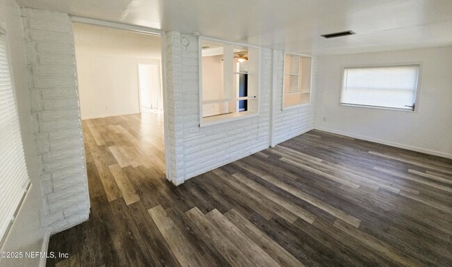 Building Photo - 9142 4th Ave