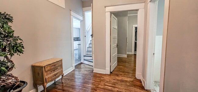 Building Photo - 1389 Agnes Pl