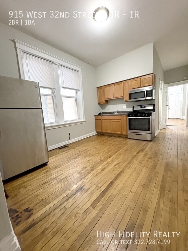 Building Photo - 915 W 32nd St