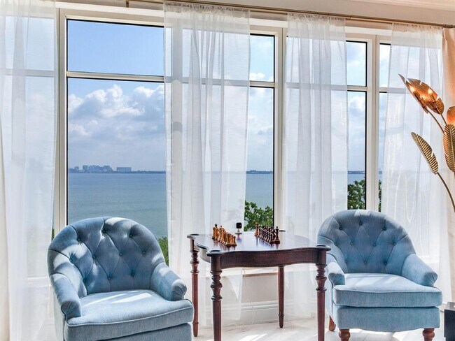 Building Photo - 4201 Bayshore Blvd