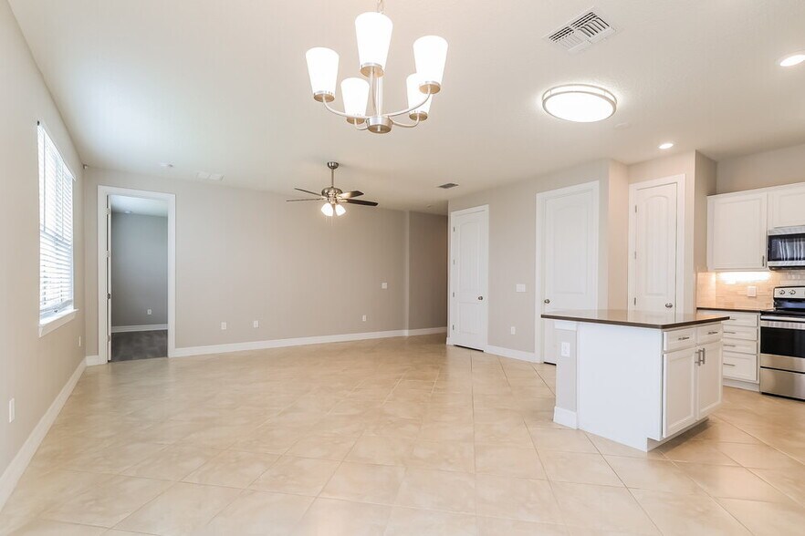 Building Photo - 1761 Cayman Cove Cir