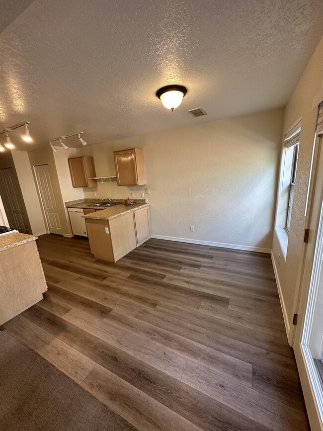 Building Photo - 2561 S Gravel Ln