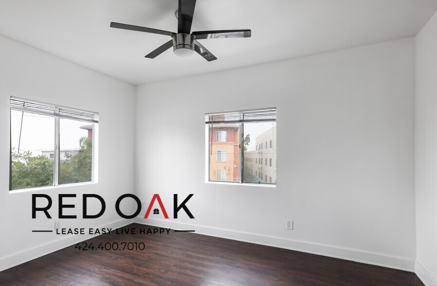 Building Photo - 290 Loma Dr