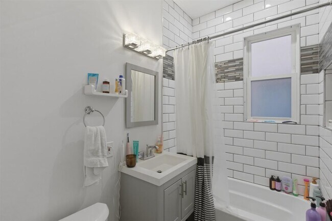 Building Photo - 3507 N Seminary Ave