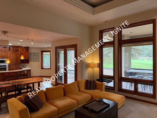 Building Photo - 3337 NW McCready Dr