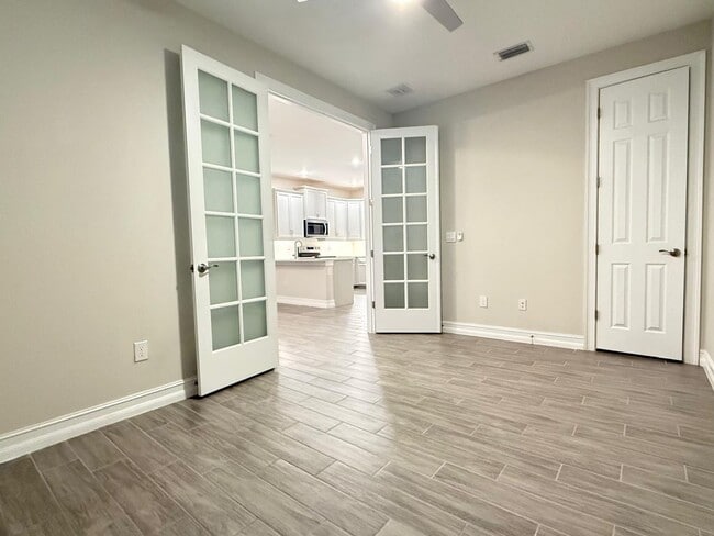 Building Photo - Annual Unfurnished Rental – 3 Bedroom Home in gated community South Naples