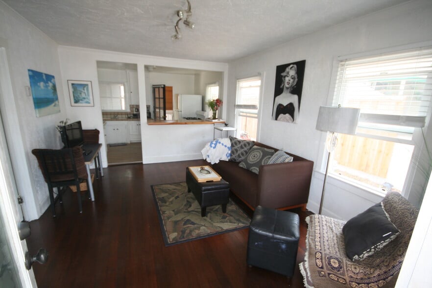 Living Room - 104 N Guadalupe Ave