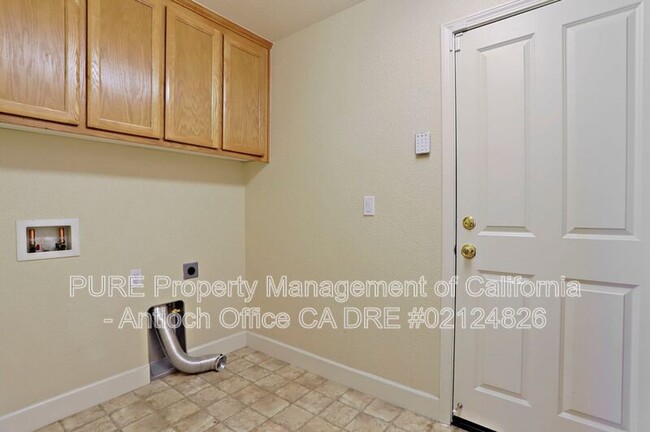 Building Photo - 4581 Bonraven Way