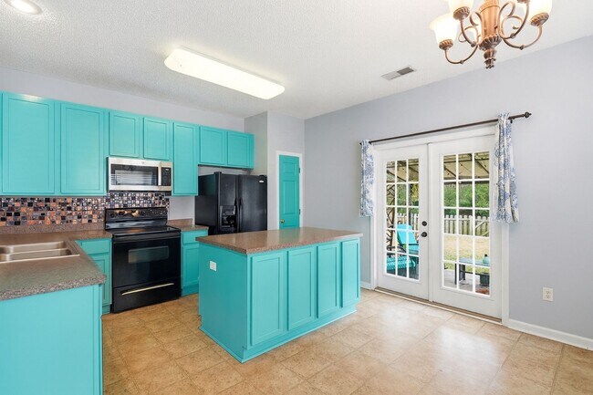 Building Photo - Charming 3BR Home in Richmond Hill with Pond View & Great Location!