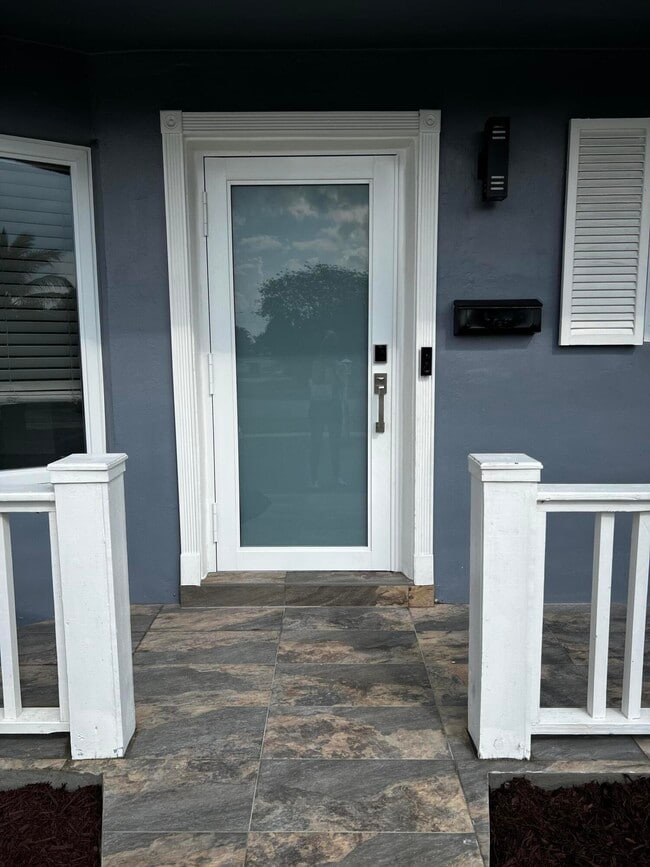 Building Photo - 750 NW 44th Ave