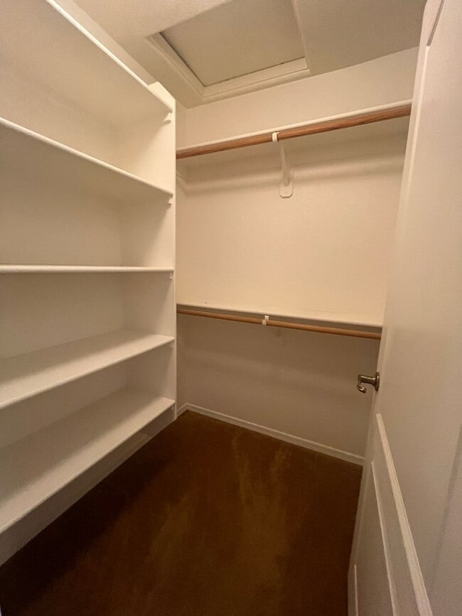 Building Photo - 3 bedroom in Holiday community