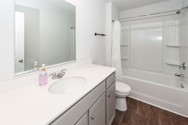 Building Photo - 4 Bedroom, 2.5 Bathroom Home in Carolina Groves - Moncks Corner