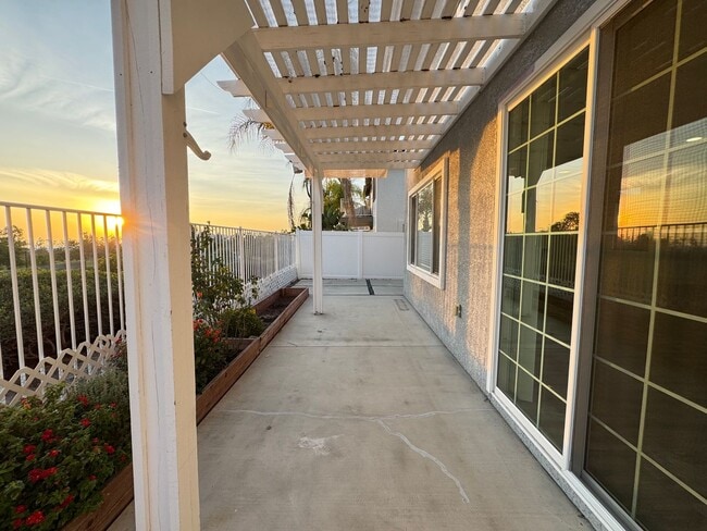 Building Photo - Immaculate 3Bd/2.5Ba Home in Foothill Ranch w/Community Pool, Water Softener and Amazing Location!