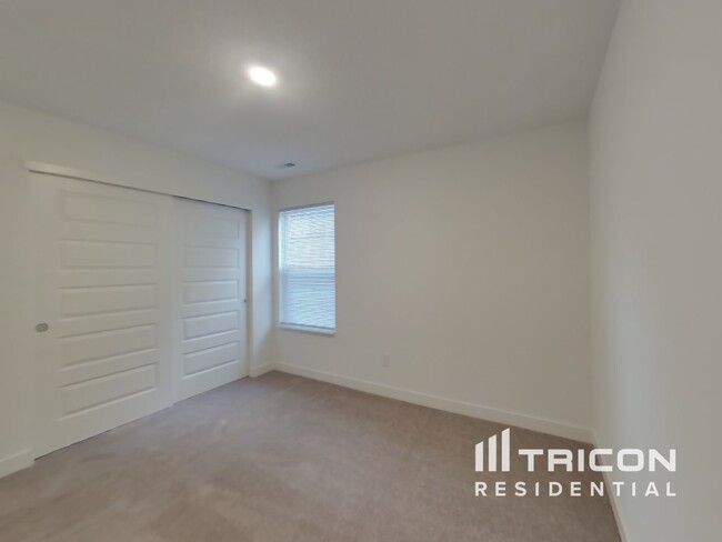 Building Photo - 11437 Hartwell St