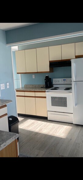 Building Photo - 15 Bridge St