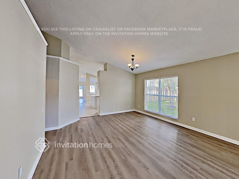 Building Photo - 896 Garden Glen Loop