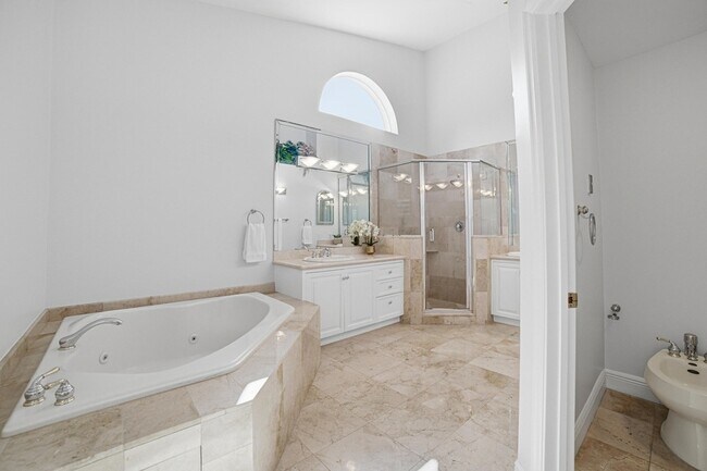 Building Photo - 2519 Barcelona Dr