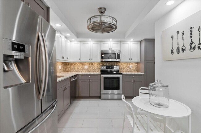 Building Photo - 3500 Galt Ocean Dr