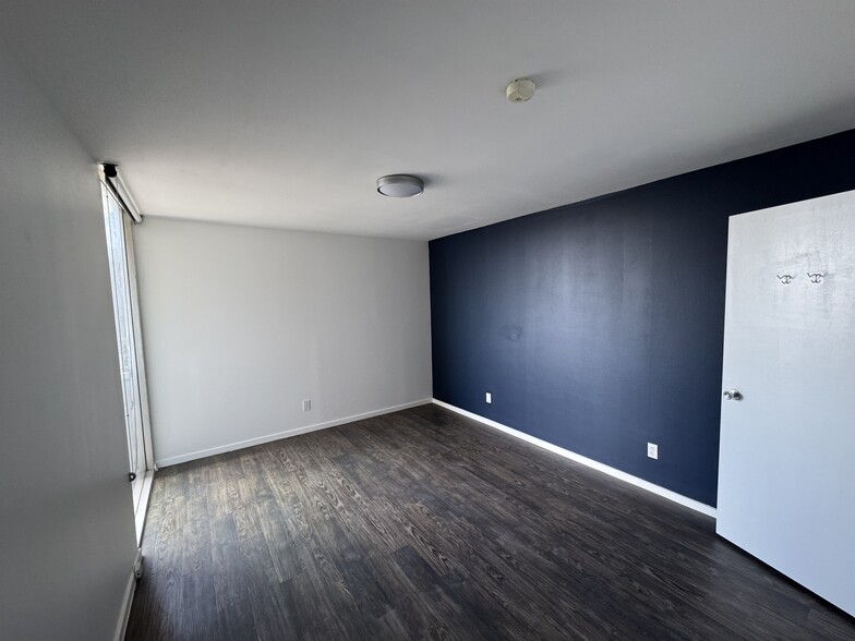 Bedroom - 1502 S Boulder Ave
