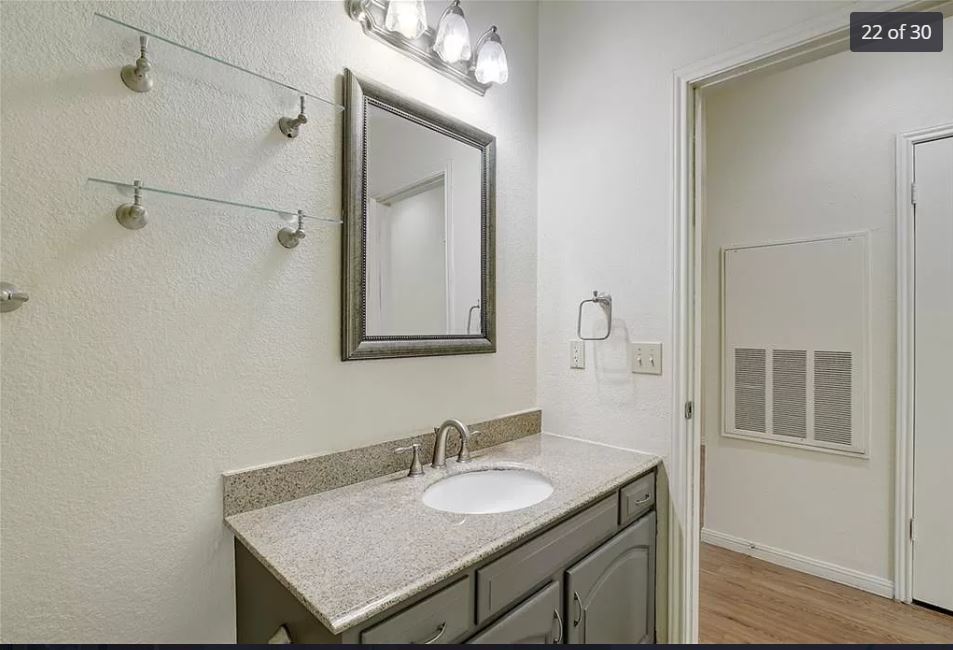 Bathroom for Second Bedroom - 1910 Robbins Pl
