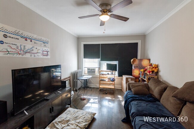 Building Photo - 3545 N Troy St