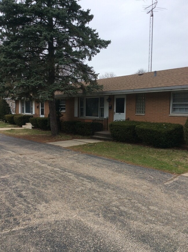 Primary Photo - 1624 Eastmoreland Ave
