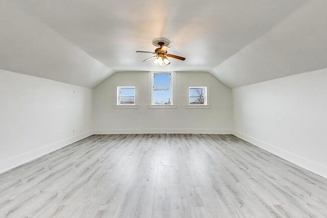 Building Photo - 1812 S Millard Ave