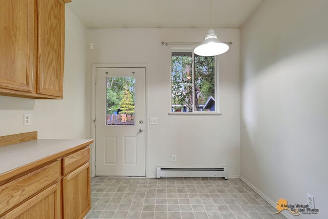 Building Photo - 1105 W 34th Ave