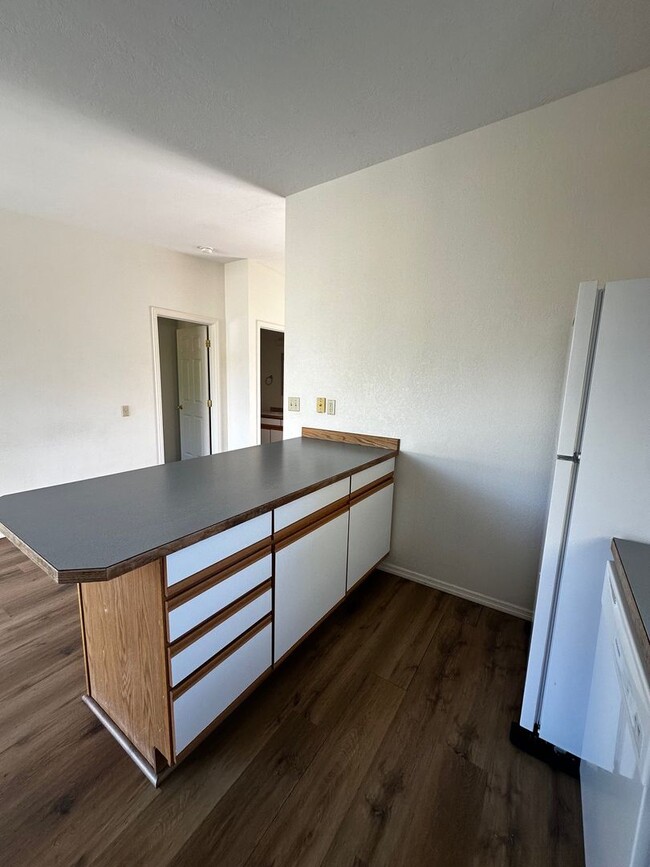 Building Photo - 43 N 25th Ave