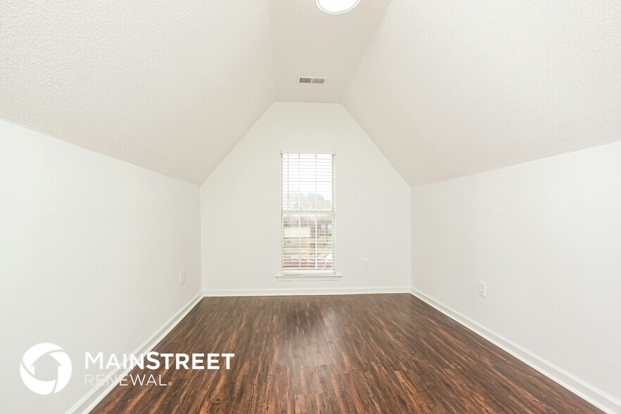 Building Photo - 7122 Queens Crown Ct