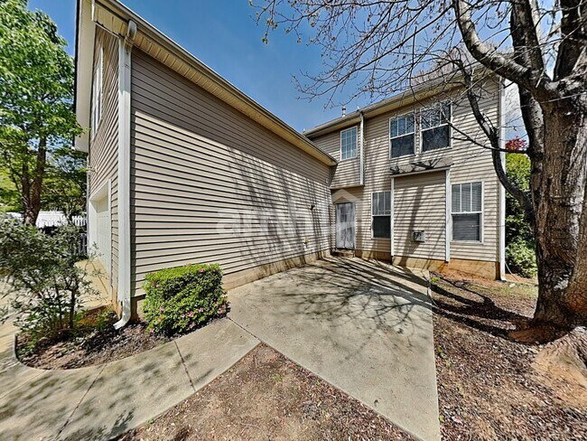 Building Photo - 15721 Seafield Ln