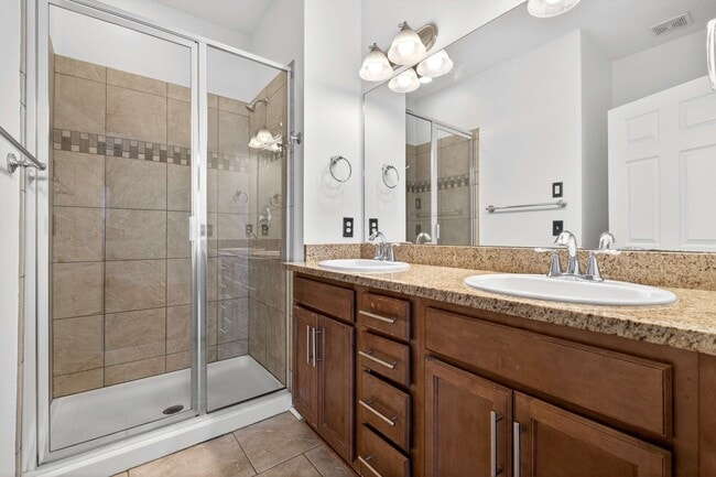 Building Photo - 2310 Elliott Ave