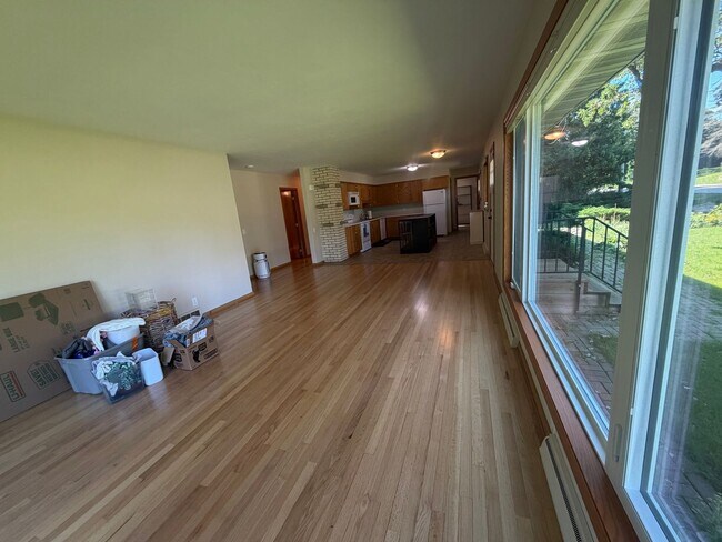 Building Photo - 2364 S Syene Rd