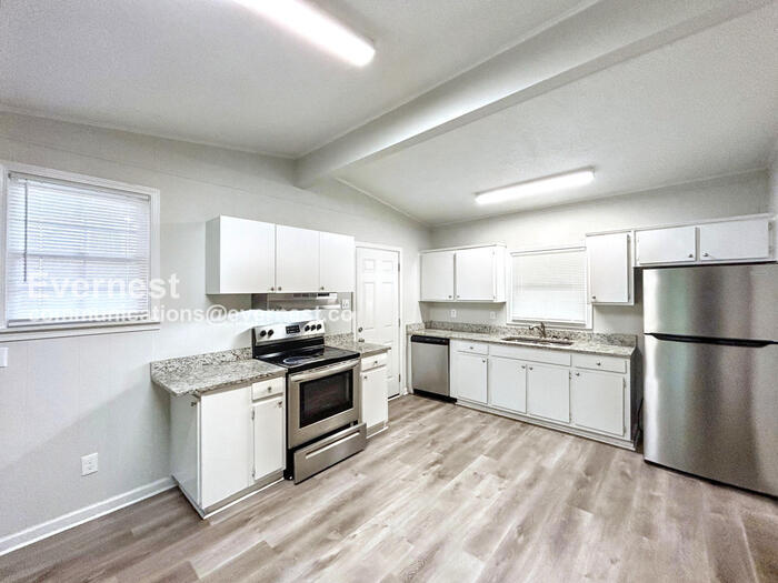 Building Photo - 1449 Ticonderoga Dr