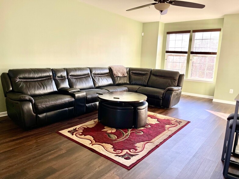 Building Photo - 23141 Foxglove Way