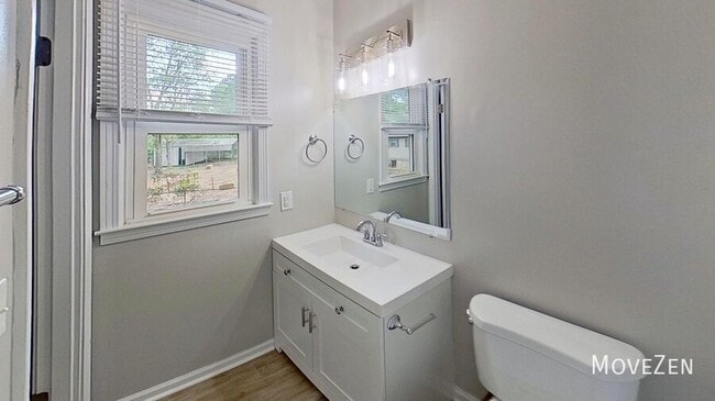 Building Photo - 202 Newgate Dr