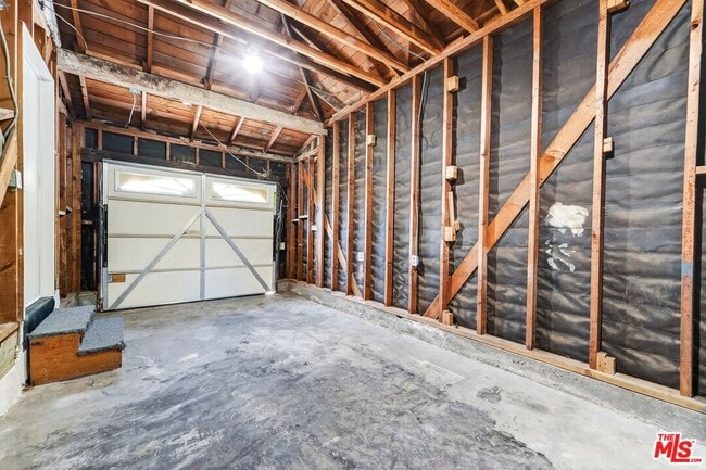 Building Photo - 2436 Walnut Ave