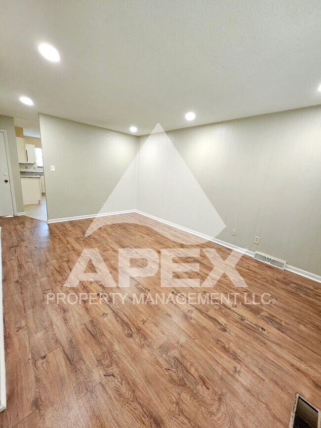 Building Photo - 7324 Deane Hill Dr