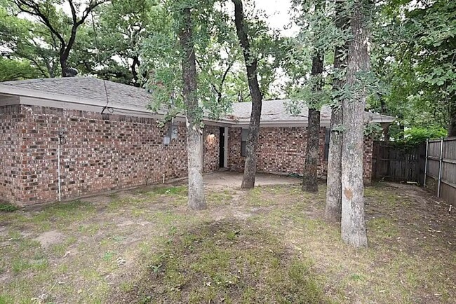 Building Photo - 3921 Double Oak Ln
