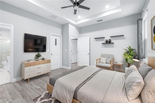 Building Photo - 1505 E North Bay St