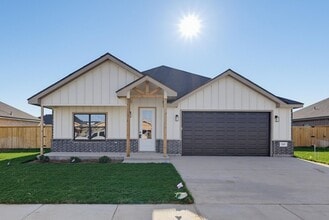 Building Photo - 7659 Lake Ridge Pkwy