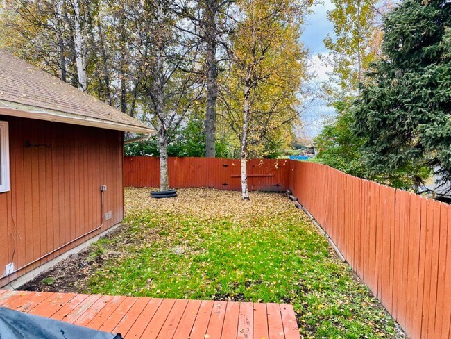 Building Photo - 76th Ave Duplex