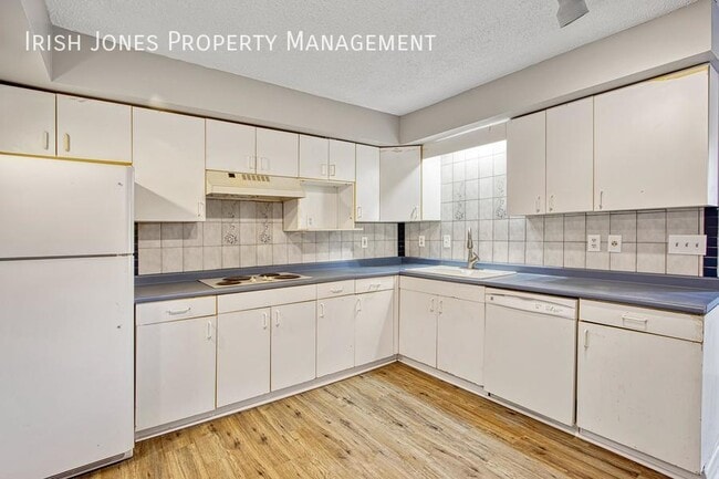 Building Photo - 1819 Pine-Apt 5