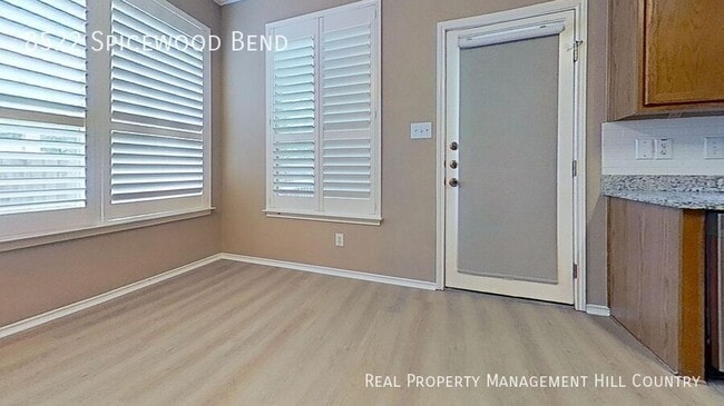 Building Photo - 8522 Spicewood Bend