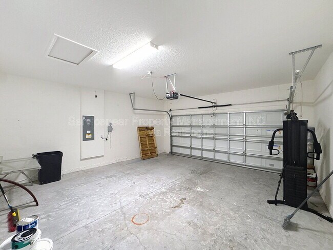 Building Photo - 13542 Golden Lime Ave