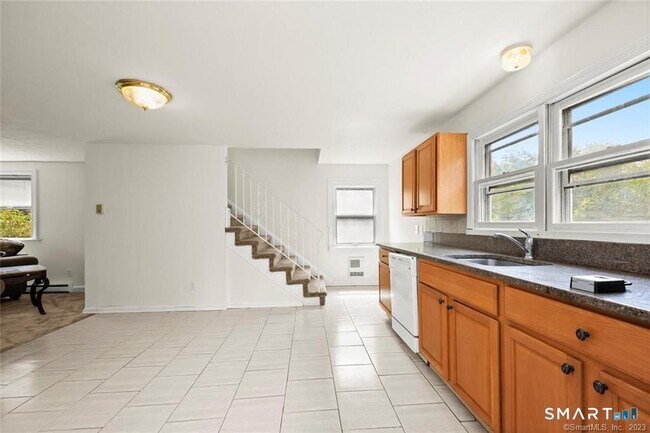 Building Photo - 1346 High Ridge Rd