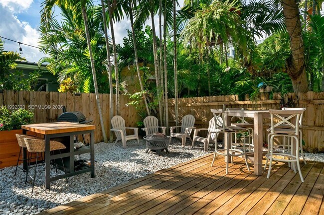 Building Photo - 970 NW 10th Ave