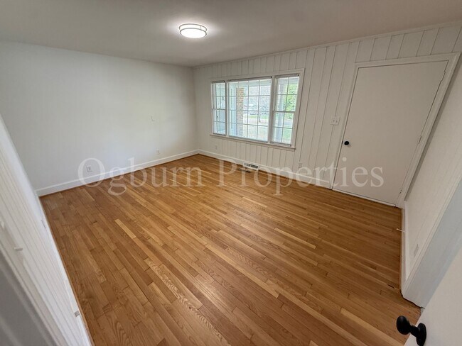 Building Photo - 117 Caroline Ct