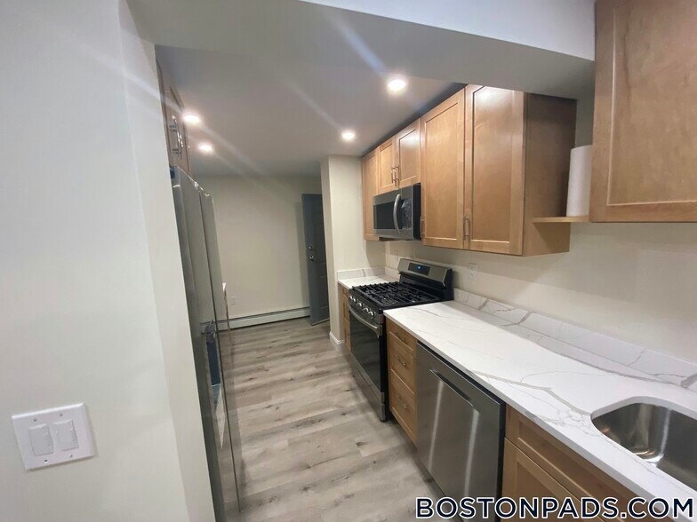 Building Photo - 26 Hazelwood St