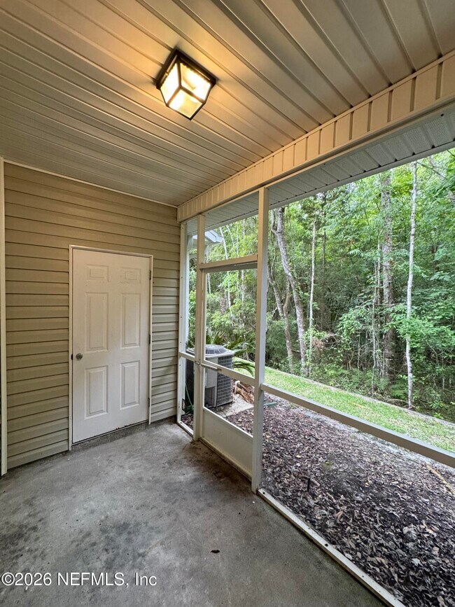 Building Photo - 8428 Thornbush Ct